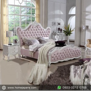 Tempat tidur ukiran modern