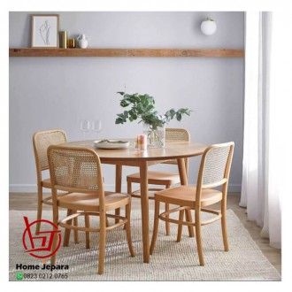 Set Kursi Makan Minimalis